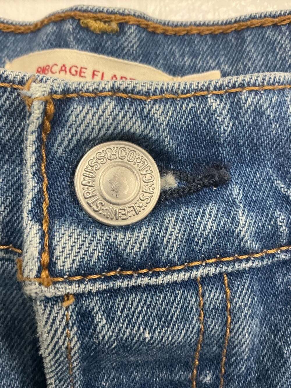 Levi's Premium Ribcage Flare High Rise CUT OFF Jeans Size W27 - Picture 9 of 15